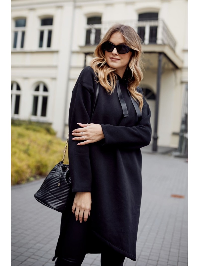 Oversized insulated tunic with an asymmetrically cut side, black FI726 - Online store - Boutique